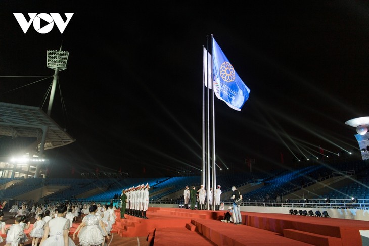 Zeremonie zum Hissen der Flagge der 31. Südostasienspiele  - ảnh 1