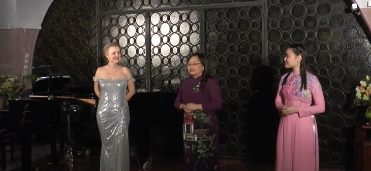 Vietnamesisch stolz zum ersten Mal durch die „Winterreise“ auf der Bühne in Wien präsentiert - ảnh 5
