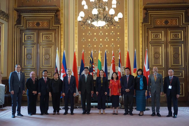 Sitzung der hochrangigen Politiker zwischen ASEAN und Großbritannien - ảnh 1