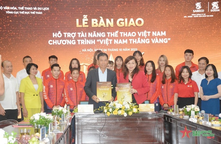 Unterstützung von mehr als 213.000 Euro für vietnamesische Sporttalente - ảnh 1