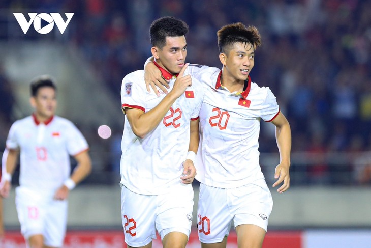 Fußballmannschaft Vietnams hat einen guten Anfang bei AFF CUP 2022 - ảnh 1