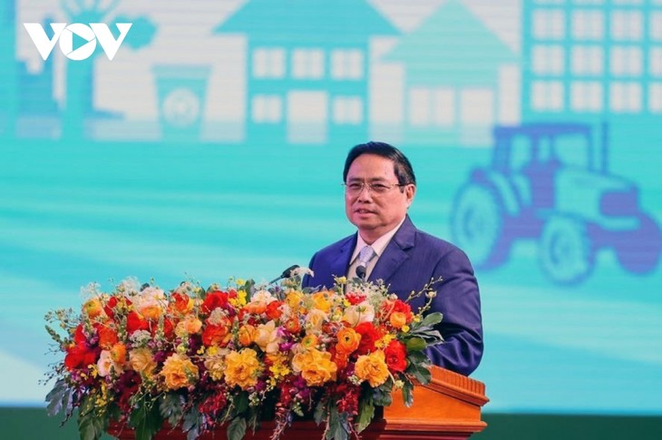 Premierminister Pham Minh Chinh besucht Sozialzentrum und Betrieb in der Provinz Hai Duong - ảnh 1