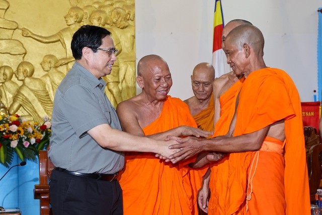 Premierminister Pham Minh Chinh besucht den Verband der patriotischen Mönche - ảnh 1