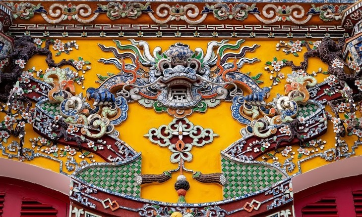 Palast Kien Trung wird Besucher zum Neujahrsfest empfangen - ảnh 4