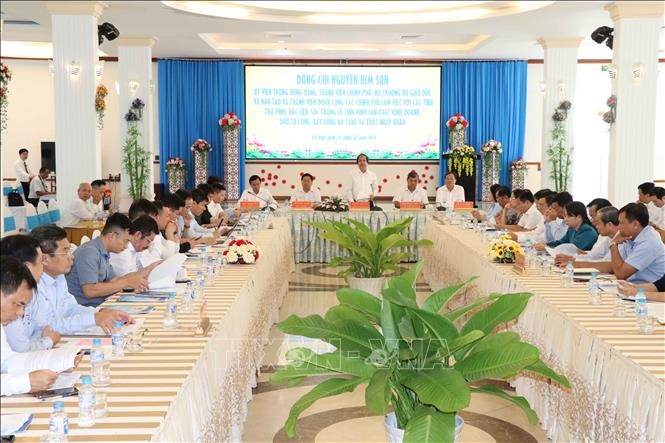Die Delegation der Regierung führt Gespräch mit den Leitern der Provinzen Tra Vinh, Bac Lieu und Soc Trang - ảnh 1