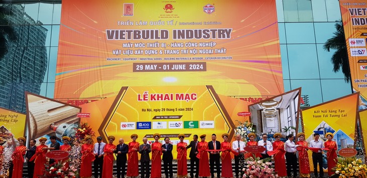 Eröffnung der internationalen Messe Vietbuild Industry 2024 in Hanoi - ảnh 1