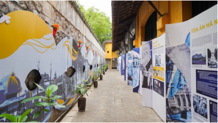 Ausstellung über nationale Gedenkstätten im Hoa Lo-Gefängnis in Hanoi - ảnh 1