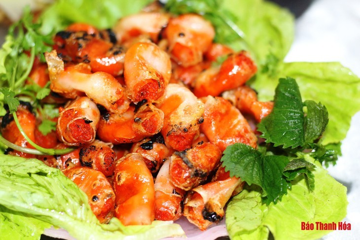 “Cha tôm” – le pâté aux crevettes, une spécialité de Thanh Hoa - ảnh 1