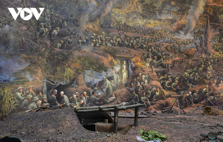 67e anniversaire de la victoire de Diên Biên Phu: une fresque panoramique de 3200m2 - ảnh 17