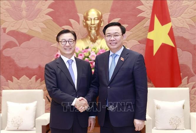 Vuong Dinh Huê reçoit le directeur général du cabinet de droit sud-coréen Kim & Chang - ảnh 1