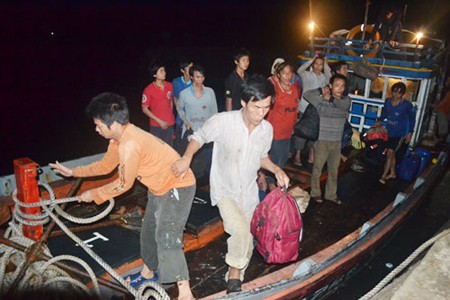 21 ngư dân Quảng Ngãi về đến Việt Nam an toàn - ảnh 1