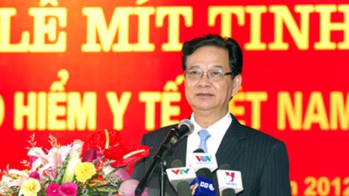 Thủ tướng Nguyễn Tấn Dũng dự lễ mít tinh nhân Ngày Bảo hiểm y tế Việt Nam - ảnh 1