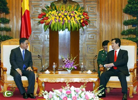 Thủ tướng Nguyễn Tấn Dũng tiếp Bộ trưởng Bộ QP Thái Lan Sukumpol Suwanatat - ảnh 2