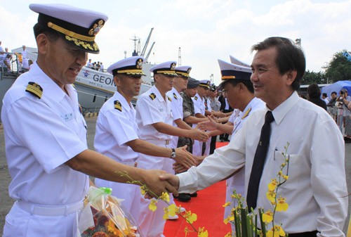 Tàu hải quân Hàn Quốc thăm thành phố Hồ Chí Minh - ảnh 1