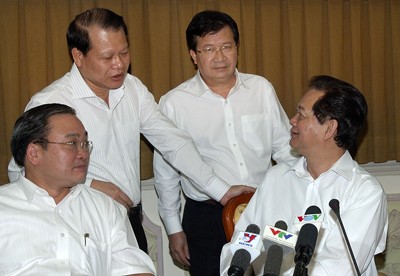 Thủ tướng Nguyễn Tấn Dũng làm việc tại thành phố Hồ Chí Minh về xử lý nợ xấu - ảnh 4