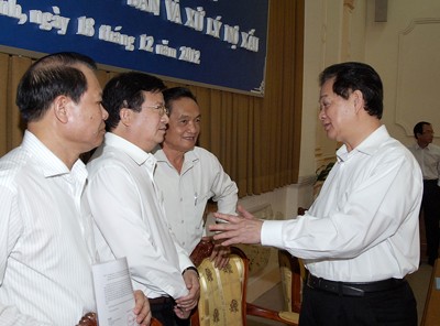 Thủ tướng Nguyễn Tấn Dũng làm việc tại thành phố Hồ Chí Minh về xử lý nợ xấu - ảnh 3