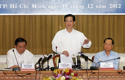 Thủ tướng Nguyễn Tấn Dũng làm việc tại thành phố Hồ Chí Minh về xử lý nợ xấu - ảnh 1