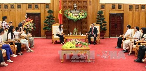 Phó Thủ tướng Nguyễn Thiện Nhân tiếp Đoàn thế hệ trẻ kiều bào tham dự 