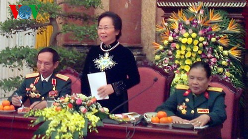 Phó Chủ tịch nước Nguyễn Thị Doan gặp mặt đội nữ lái xe Trường Sơn - ảnh 1