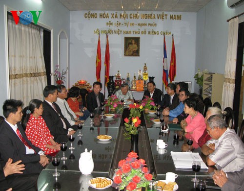 Việt kiều Lào gắn kết quan tâm giúp đỡ người nghèo - ảnh 1