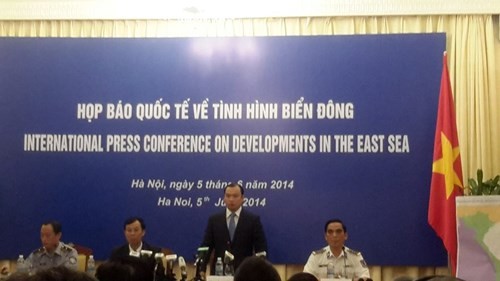 Việt Nam tiếp tục kiên trì các biện pháp đấu tranh hòa bình để bảo vệ chủ quyền  - ảnh 1