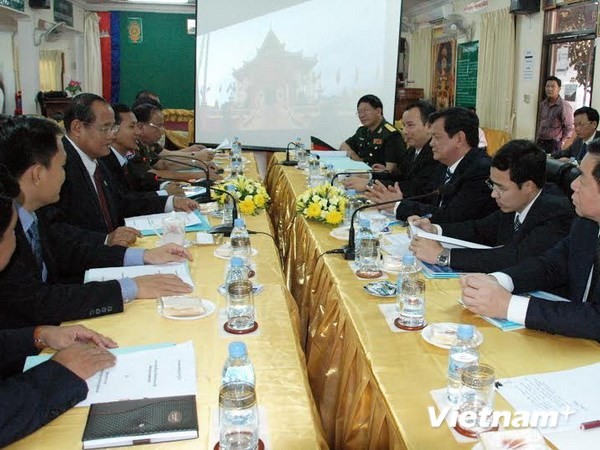 Campuchia, Việt Nam nhất trí bàn thảo kế hoạch trùng tu các đài tưởng niệm Quân tình nguyện Việt Nam - ảnh 1