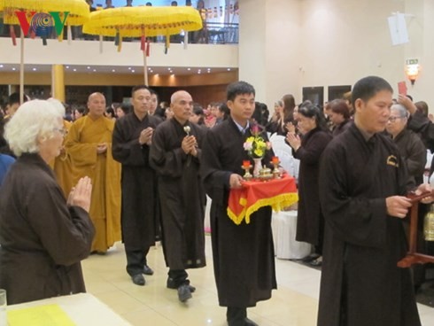 Phật tử Việt Nam tại Cộng hòa Czech tổ chức Đại lễ Vu lan báo hiếu 2015 - ảnh 5