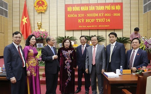 Chủ tịch Quốc hội Nguyễn Sinh Hùng dự kỳ họp Hội đồng nhân dân thành phố Hà Nội - ảnh 1