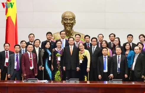 Thủ tướng Nguyễn Tấn Dũng gặp mặt các doanh nhân tiêu biểu - ảnh 1