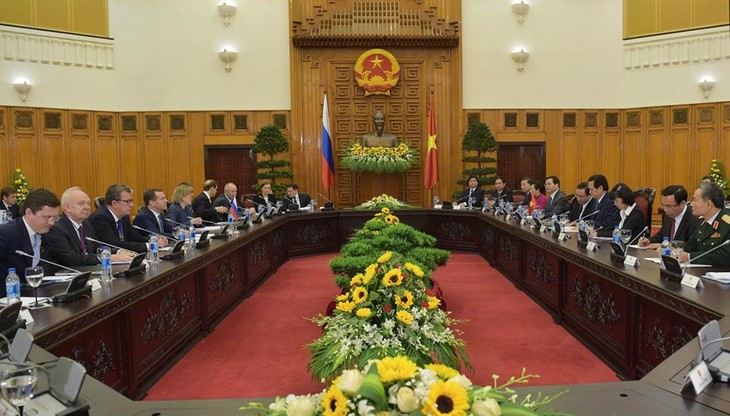 Премьер-министр РФ Дмитрий Медведев находится во Вьетнаме с официальным визитом - ảnh 2