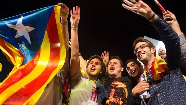 Правительство Испании опровергло результаты выборов в Каталонии - ảnh 1