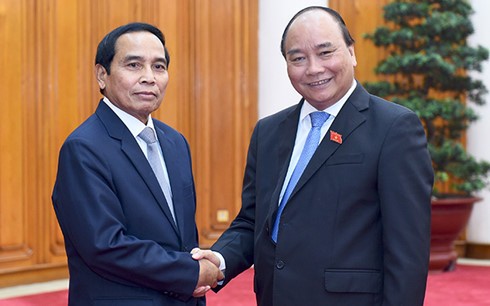 Нгуен Суан Фук принял вице-премьера, главу правительственной инспекции Лаоса - ảnh 1