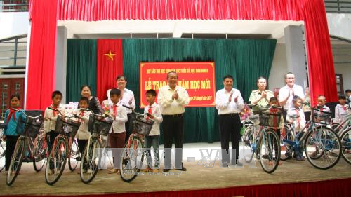 Вице-премьер СРВ Чыонг Хоа Бинь совершил рабочую поездку в провинцию Лайтяу - ảnh 1
