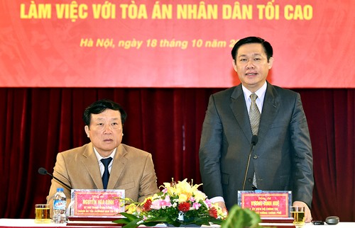 Выонг Динь Хюэ провел рабочую встречу в Народном верховном суде по вопросу реформы зарплаты - ảnh 1