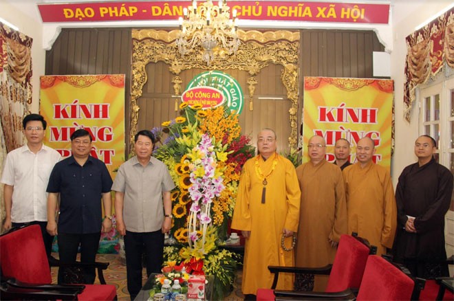 Мероприятия, посвященые Великому буддийскому празднику во Вьетнаме - ảnh 1