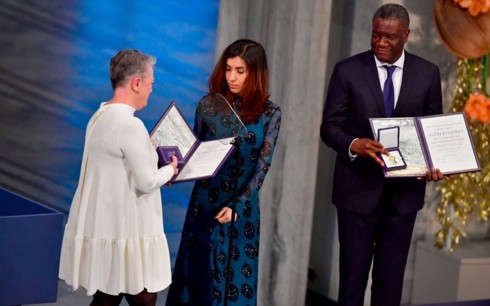 В Осло и Стокгольме наградили лауреатов Нобелевской премии 2018 года - ảnh 1