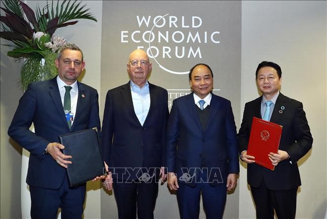  В рамках Экономического форума в Давосе состоялись двусторонние встречи премьер-министра Вьетнама - ảnh 1