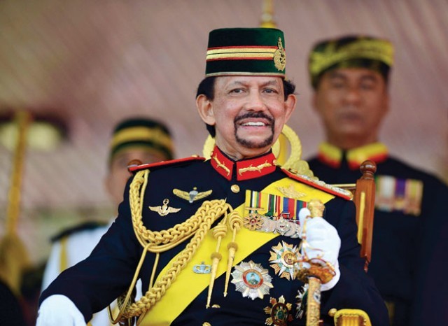 Султан Брунея Хассанал Болкиах находится во Вьетнаме с государственным визитом - ảnh 1