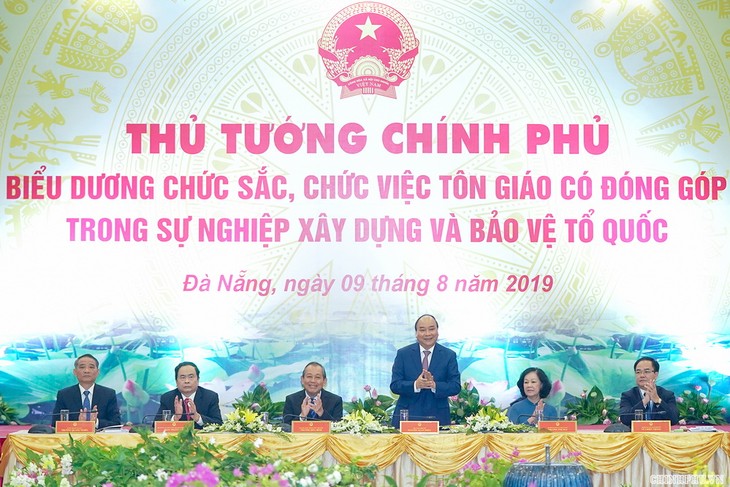 Нгуен Суан Фук встретился с лидерами различных религиозных организаций страны  - ảnh 1