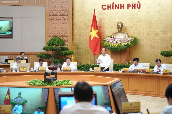 Премьер Вьетнама: Достигнуты позитивные результаты социально-экономического развития страны - ảnh 1