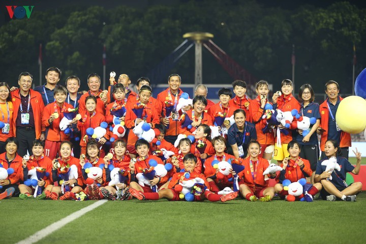 Женская сборная Вьетнама по футболу в 6-й раз стала чемпионом SEA Games - ảnh 1