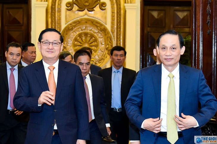 Вьетнам и Камбоджа провели совещание по вопросу контрольно-пропускных пунктов на сухопутной границе - ảnh 1