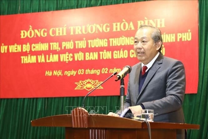 Чыонг Хоа Бинь: Не допустить злоупотребления религиозных вопросов для подрыва национального единства - ảnh 1
