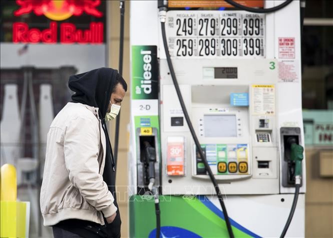 Цены на нефть выросли на фоне вступления в силу новой сделки ОПЕК+ - ảnh 1