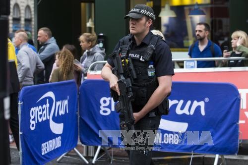 Pasukan keamanan memperluas pemburuan terhadap kaki tangan dari pelaku serangan teror yang pertama di Manchester - ảnh 1