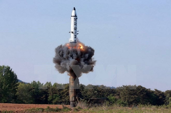 Negara-negara mengutuk tindakan “provokatif yang terus-menerus” Pyong Yang setelah uji coba rudal - ảnh 1