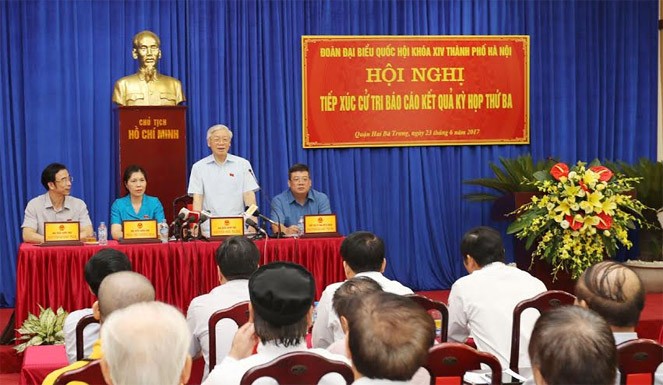 Sekjen KS PKV, Nguyen Phu Trong melakukan kontak dengan para pemilih distrik Hai Ba Trung, kota Hanoi - ảnh 1