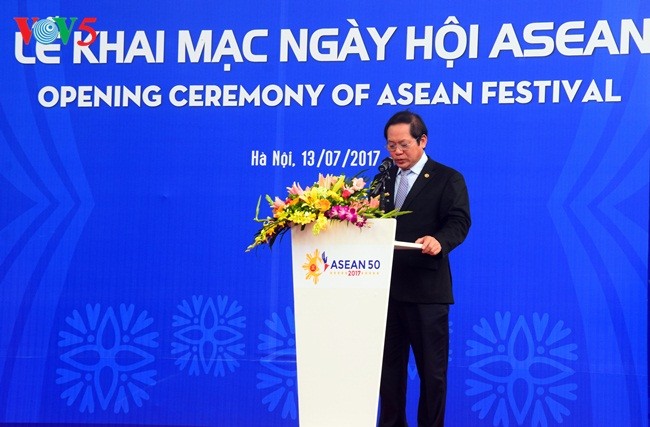 Upacara pembukaan Festival ASEAN dibuka dikota Hanoi - ảnh 1
