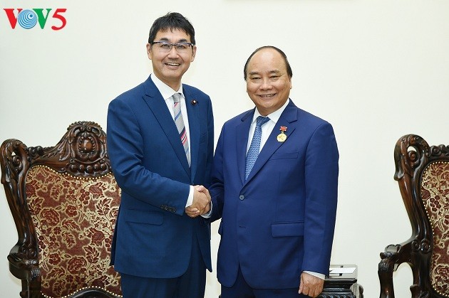 PM Vietnam, Nguyen Xuan Phuc menerima Kawai Katsuyuki, Penasehat Khusus PM Jepang - ảnh 1
