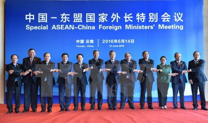 ASEAN dan Tiongkok mencapai kebulatan pendapat tentang kerjasama konektivitas - ảnh 1